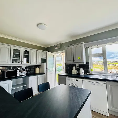 Ocean View House -connemarra